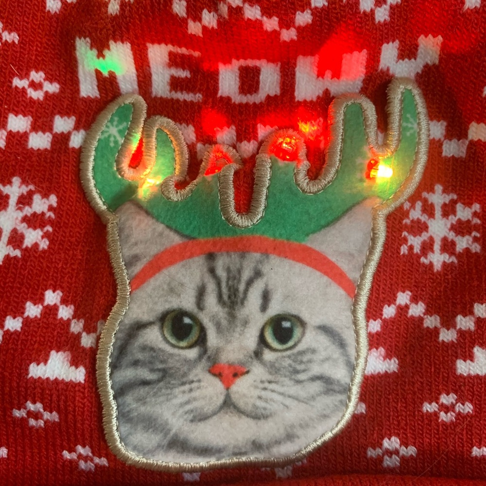Christmas Cat Light up Beanie - Picture 2 of 5